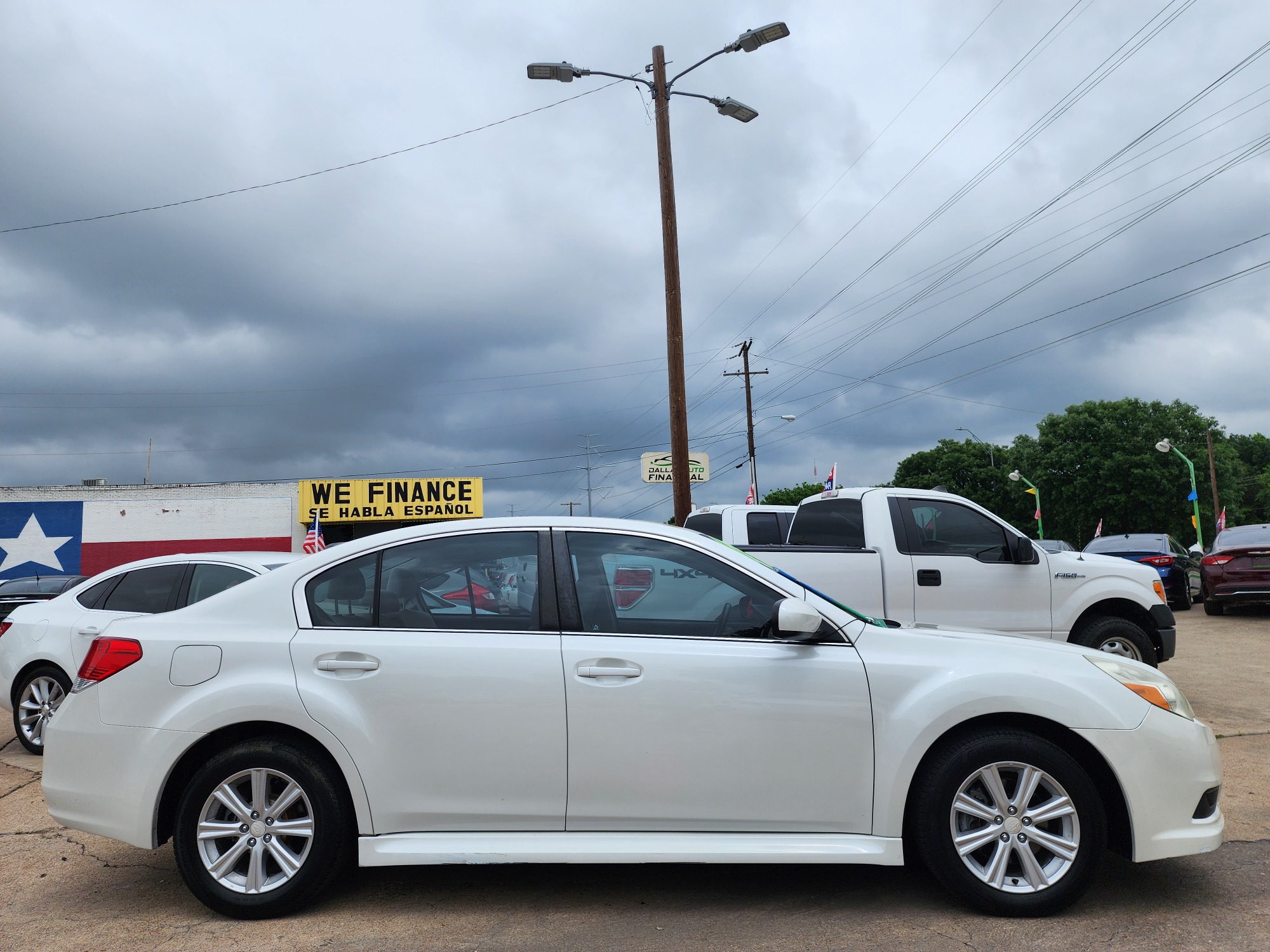 2012 DIAMOND WHITE Subaru Legacy Premium (4S3BMCB61C3) with an 2.5L H4 SOHC 16V engine, Continuously Variable Transmission transmission, located at 2660 S.Garland Avenue, Garland, TX, 75041, (469) 298-3118, 32.885387, -96.656776 - Photo #2